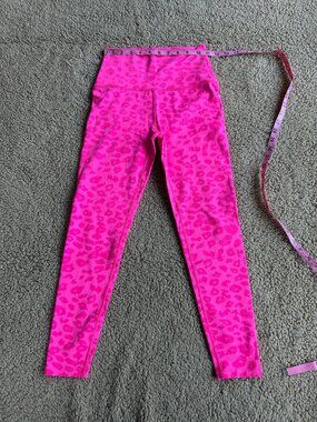 Beyond Yoga High Waisted Midi Legging Electric Pink Leopard Small